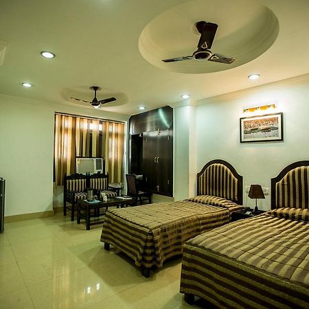 Deep Hotel Lucknow Dış mekan fotoğraf