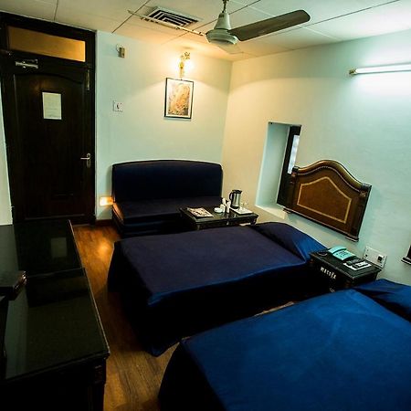 Deep Hotel Lucknow Dış mekan fotoğraf