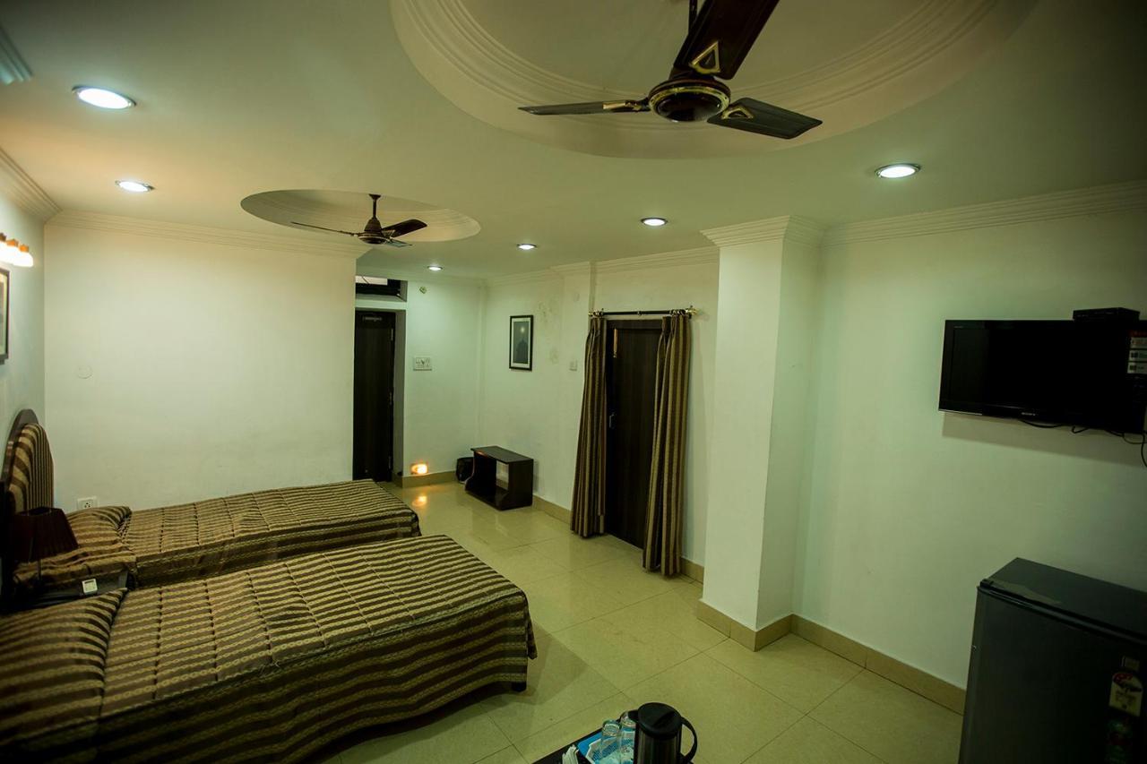 Deep Hotel Lucknow Dış mekan fotoğraf