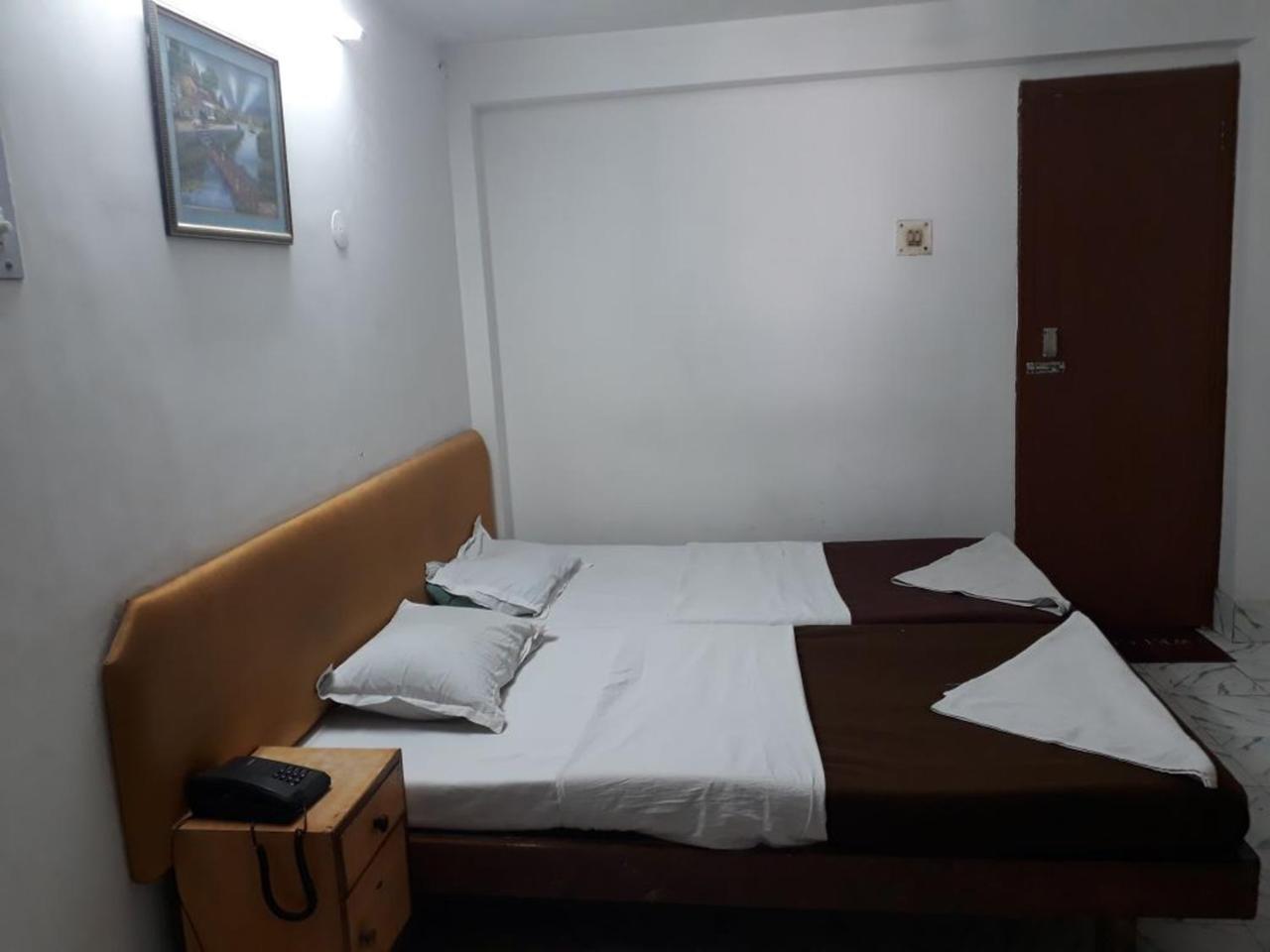 Deep Hotel Lucknow Dış mekan fotoğraf