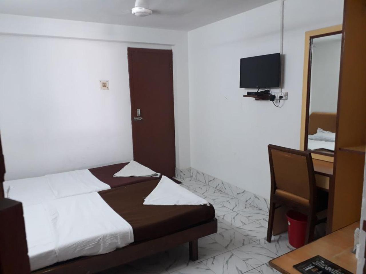 Deep Hotel Lucknow Dış mekan fotoğraf